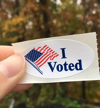 “투표 후 스티커 ‘I voted’ 스티커 가져오면 할인해 드려요”