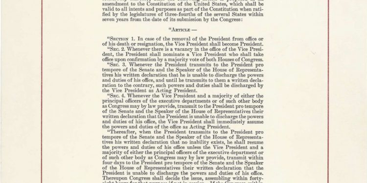 펠로시 하원의장이 말하는 수정헌법 25조란?