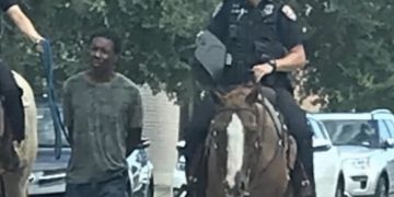 “기마경찰에 밧줄에 묶여 노예처럼 끌려가”… 흑인남성 100만불 소송제기