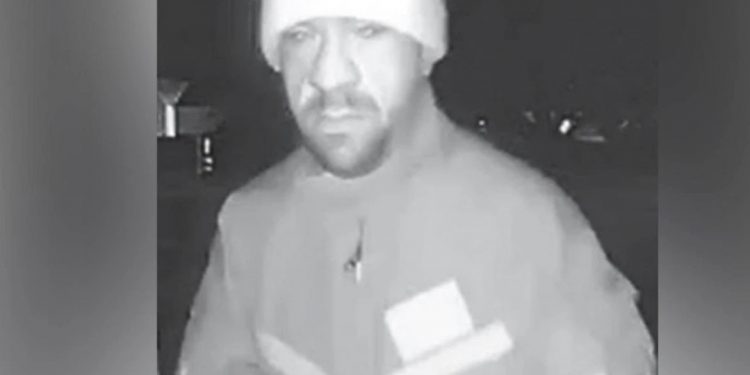 바이든-해리스 후보, 납치 살해 협박범 체포 … 해리스 후보 성폭행 협박도