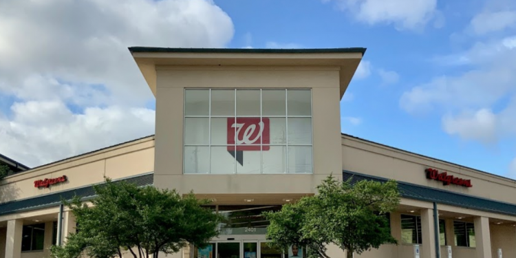 [어스틴] 월그린 여자 화장실에 숨어 몰래 촬영한 남성 ‘철창행’