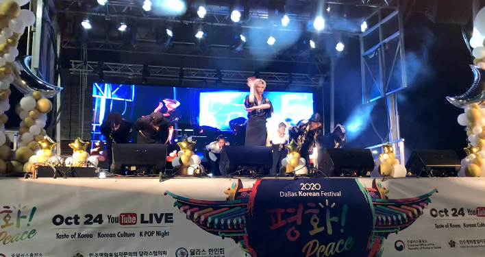 “코로나 블루? 케이팝 사랑으로 이겨내요”