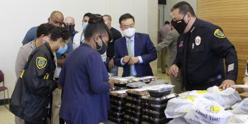 “코로나로 어려운 시국, 한식 드시고 힘내세요”