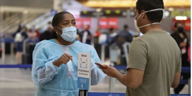 미 전역 코로나19 누적확진자 1,300만명 넘겨 … “입원환자도 증가”