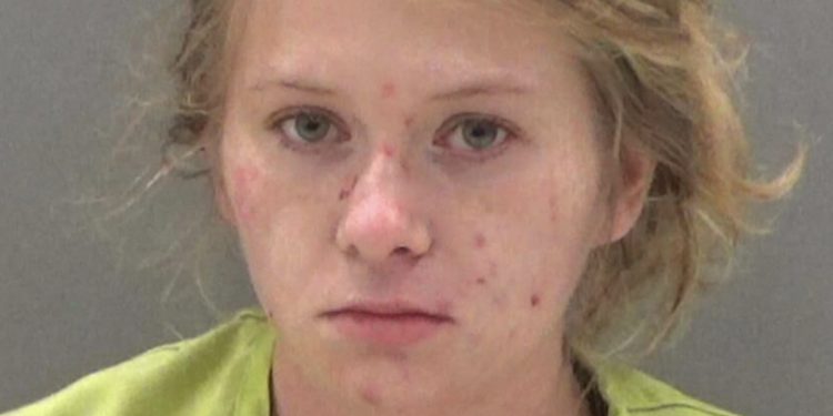 2살 아기가 헤로인 양성반응 ‘의식불명’