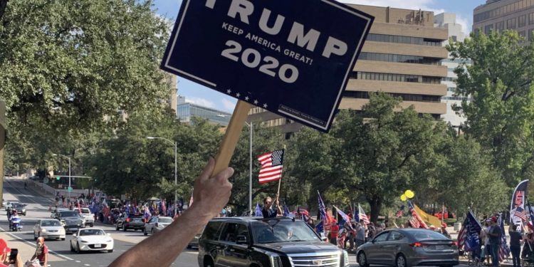 트럼프 지지자들 “4년 더” … “어스틴 다운타운에 수백명 집결”