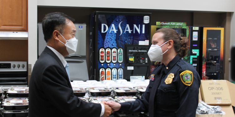 “휴스턴 한인상권 치안강화에 힘써 달라”