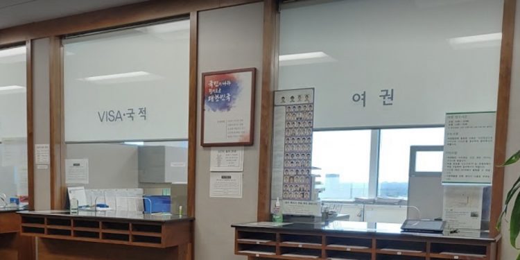 휴스턴 총영사관 임시폐쇄 … “직원 2명 코로나 양성”