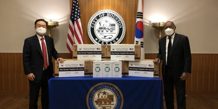 울산광역시, 휴스턴에 KF94 마스크 4만 8,000장 기증