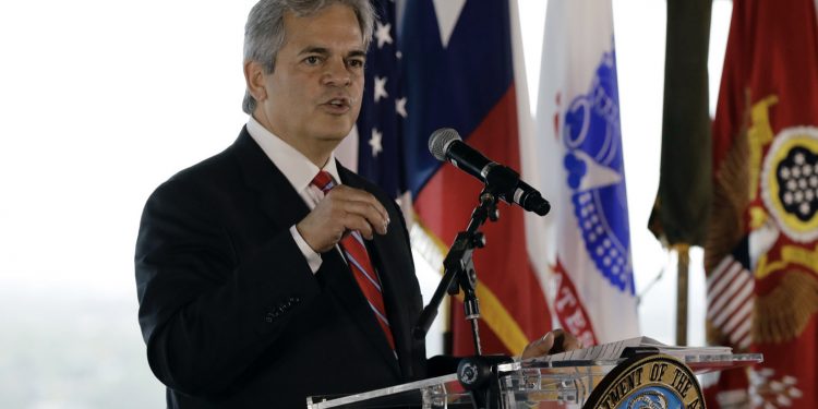 어스틴 시장, ‘집에 머물라’ 해놓고 본인은 멕시코 여행