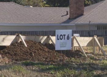 달라스 신규주택시장, 건축허가만 100일 이상 걸려 … “은행 이자만 내는 중”