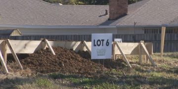 달라스 신규주택시장, 건축허가만 100일 이상 걸려 … “은행 이자만 내는 중”