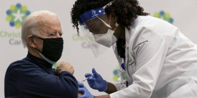 조 바이든 대통령 당선인, 화이자 백신 공개접종