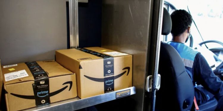 아마존 배송차량 무장강도 당해 … “운전자는 무사”