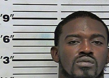 “관심 받고 싶어서” … 2살 딸에게 보드카 먹이며 스냅쳇에 게시