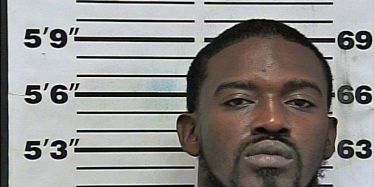 “관심 받고 싶어서” … 2살 딸에게 보드카 먹이며 스냅쳇에 게시