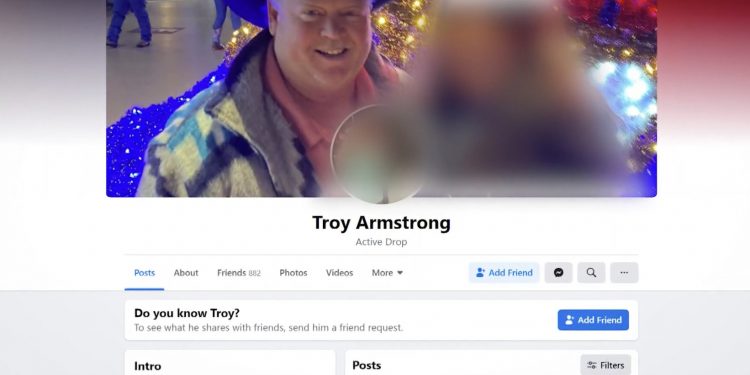 달라스 소방관, 미셸 오바마 합성 사진 올리고 희화화 ‘논란’