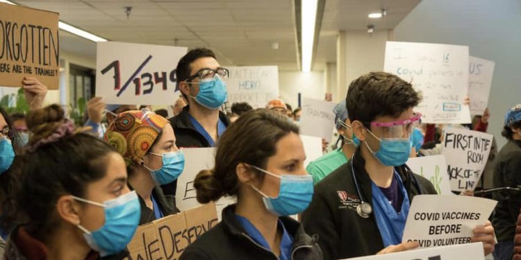 스탠포드 의과대학병원, 전공의 백신1차 접종에서 제외 … 결국 ‘없던 일로’
