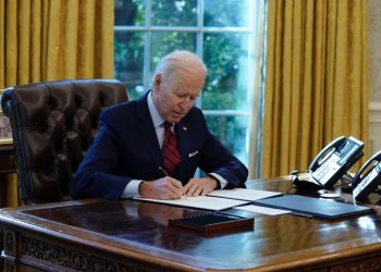 바이든, 오바마케어 특별가입기간 행정명령 … “2월 15일부터 5월 15일까지”