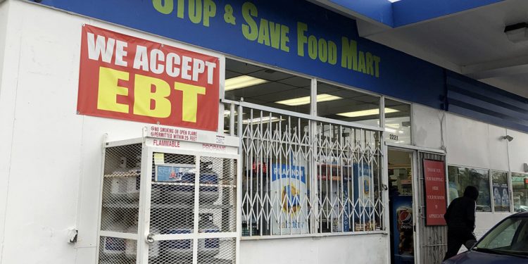 저소득층 아이들, 무료급식 대체 현금지원 15%인상