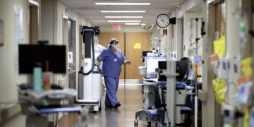 코로나19 환자 급증으로 일반환자 치료 못해 … “3시간 운전해서 겨우 병원 찾았다”