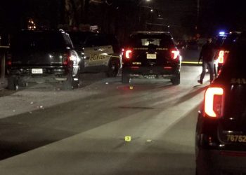 집안에 있던 13세 소년, 창 밖에서 날아온 총알에 ‘중태’