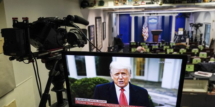 페이스북, 트위터, 유투브 “트럼프 대통령 영상 삭제”