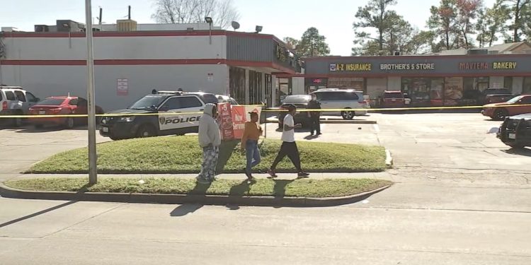 휴스턴 북부 지역 쇼핑센터에서 총격사고 … 최소 1명 사망