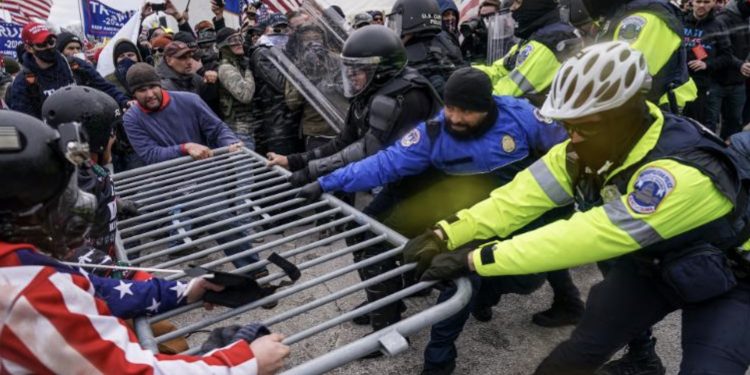 [종합] 시위대의 의사당 공격부터 의회의 바이든 당선 인증까지