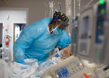 [2021년 1월 1일 코로나19 업데이트] 11월 누적확진 1천만명, 두달뒤 2천만명 ‘폭증’