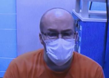 모더나백신 폐기한 약사 ‘백신음모론’ 신봉자 … “백신이 DNA 조작”