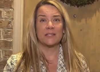 페이팔, 자가용 비행기 타고 의회폭력시위 가담한 여성의 모금계정 폐쇄