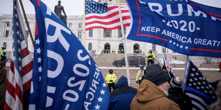 FBI, “바이든 당선인 취임식날 전국에서 ‘무장 유혈 시위’ 위험”