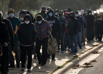 “취약계층 우선배포? 백신공급량 줄이겠다” … 텍사스 주정부, 달라스 카운티에 협박