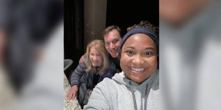 혹한과 폭설에 고립된 배달기사를 5일 동안 보살펴준 부부