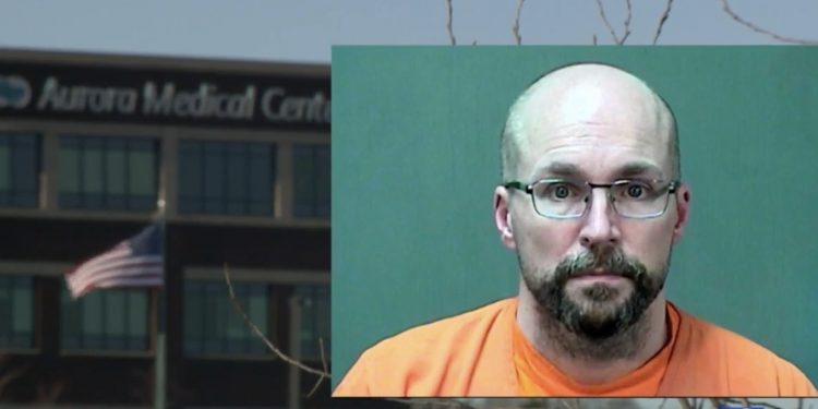 백신 못쓰게 만든 약사, 음모론 신봉자 … “지구는 평평, 하늘은 가짜”