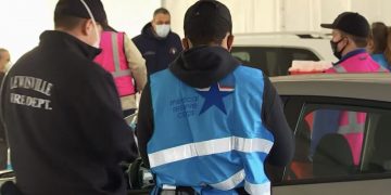 텍사스 자동차경주장, 백신접종센터로 변신 … “하루 최대 만명 접종 가능”