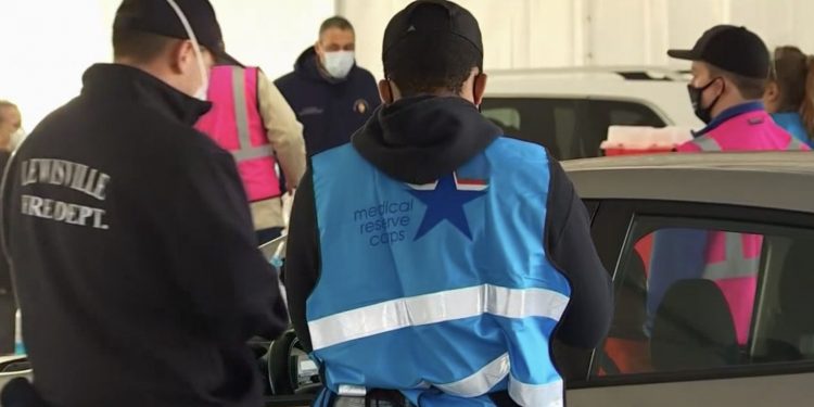 텍사스 자동차경주장, 백신접종센터로 변신 … “하루 최대 만명 접종 가능”