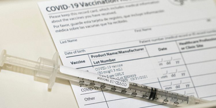 알래스카, 처음으로 코로나19 백신 접종 대상자 확대 … “16세 이상 누구나”