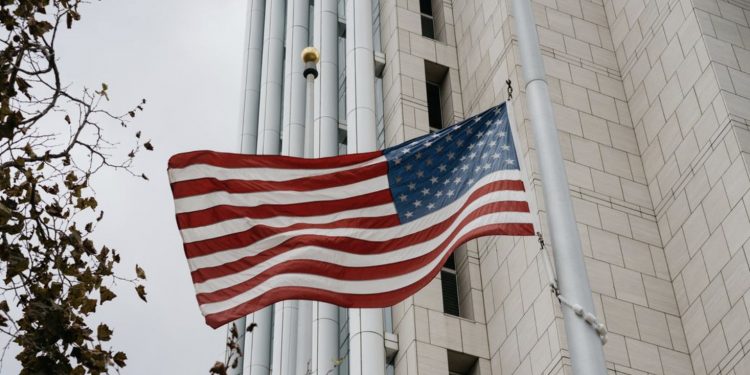 바이든 대통령 “미 전역에 조기게양” … “애틀란타 총격피해자 추모”