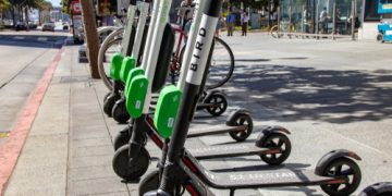 휴스턴, 인도에서 전동스쿠터 금지 조례 상정 … “보행자 안전이 우선”