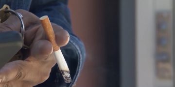 FDA “맨솔 담배와 향이 첨가된 시가 판매 금지할 것”