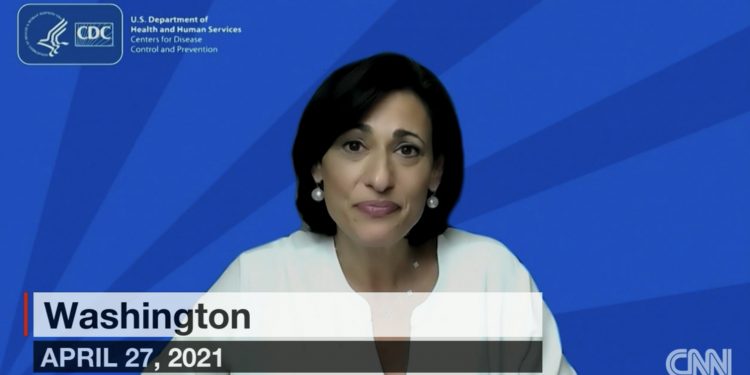 CDC ”백신접종자 마스크없이 야외활동 가능”