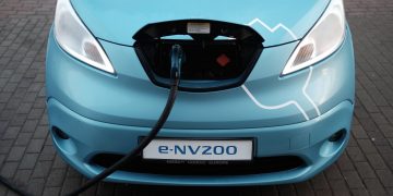 텍사스 의회, “전기자동차 세금 더 내라”