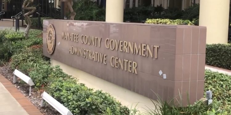 코로나 백신 맞은 공무원만 감염안돼 … “감염 2주 만에 2명 사망”