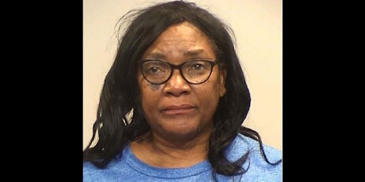 [트위터 영상] 부부싸움 후 남편을 차로 치려다 ‘파국’