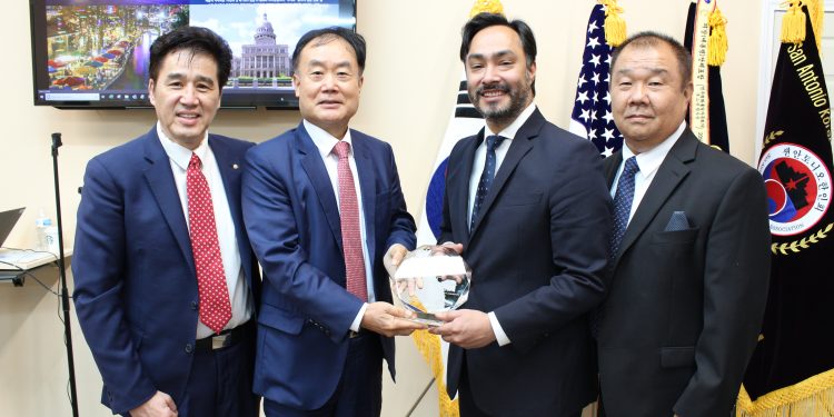 후아킨 카스트로 연방하원 “아시안 혐오, 절대 있어서는 안된다”