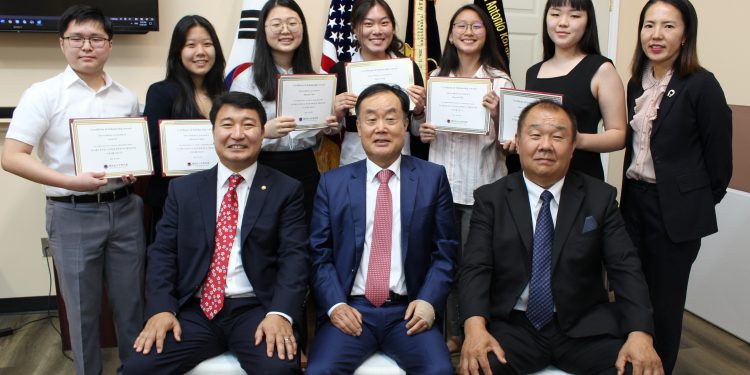 샌안토니오 한인회, 장학금 수여식 … “훌륭한 인재로 성장하길”