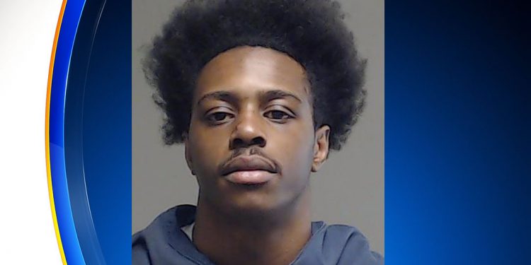 플레이노내 한 중학교 교직원, 학생에게 음란 메시지