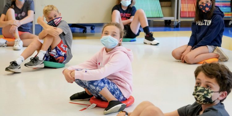 텍사스 패리스 교육구, 마스크를 학교 복장규정에 포함 … “복장규정, 교육구 자체권한”